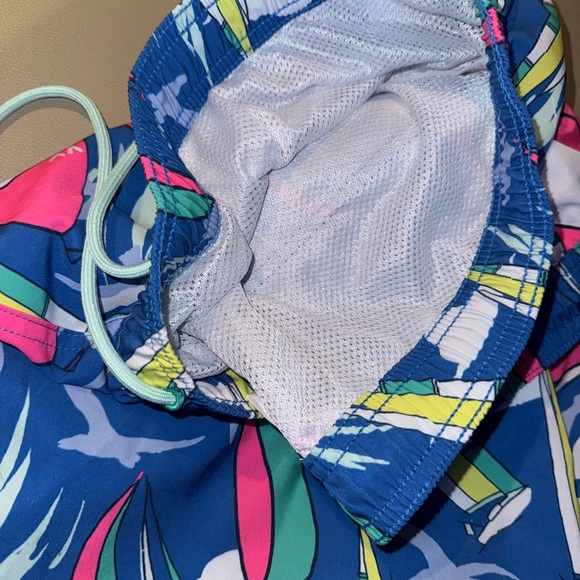 Vineyard vines xl swim trunks - Picture 4 of 5
